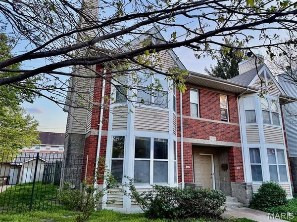 4110 Westminster Place, St Louis, MO 63108