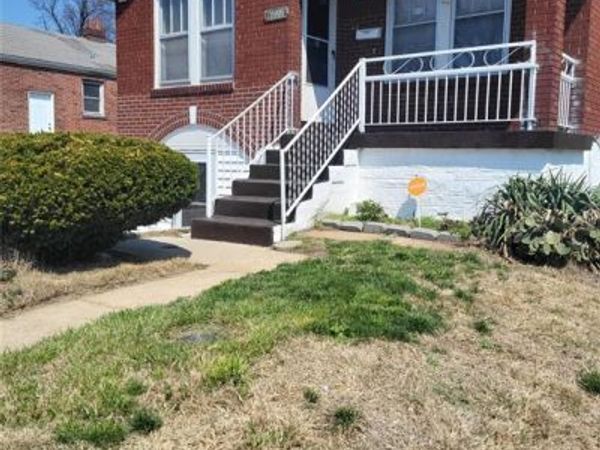 6033 Grimshaw Avenue , Pine Lawn, MO 63120