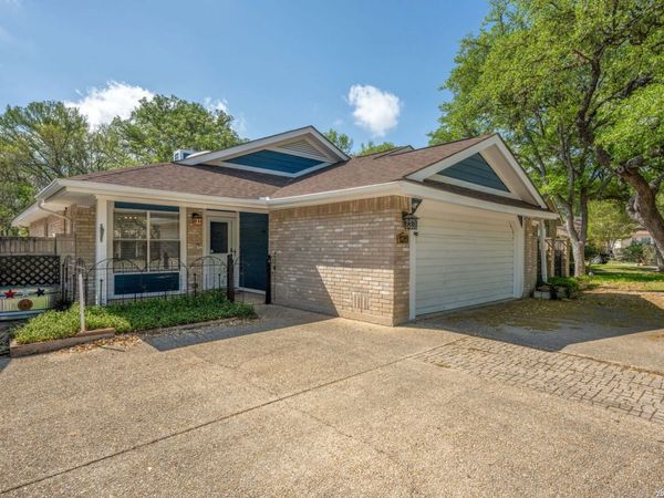 126 Golden Way, Universal City, TX 78148