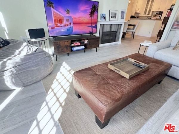11645 Montana Avenue, Unit 323, Los Angeles, CA 90049