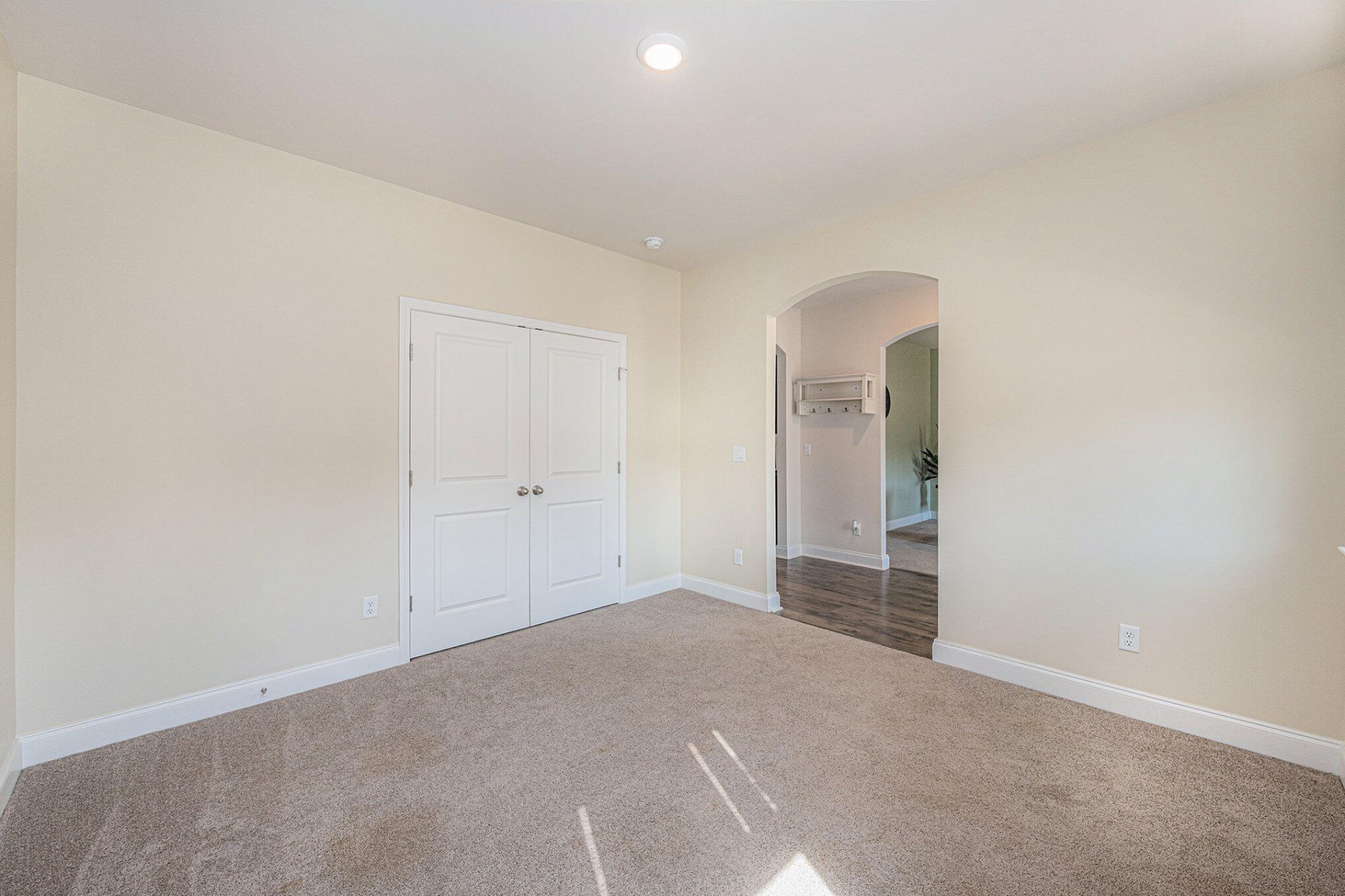 119 Clark Lane Photo 12