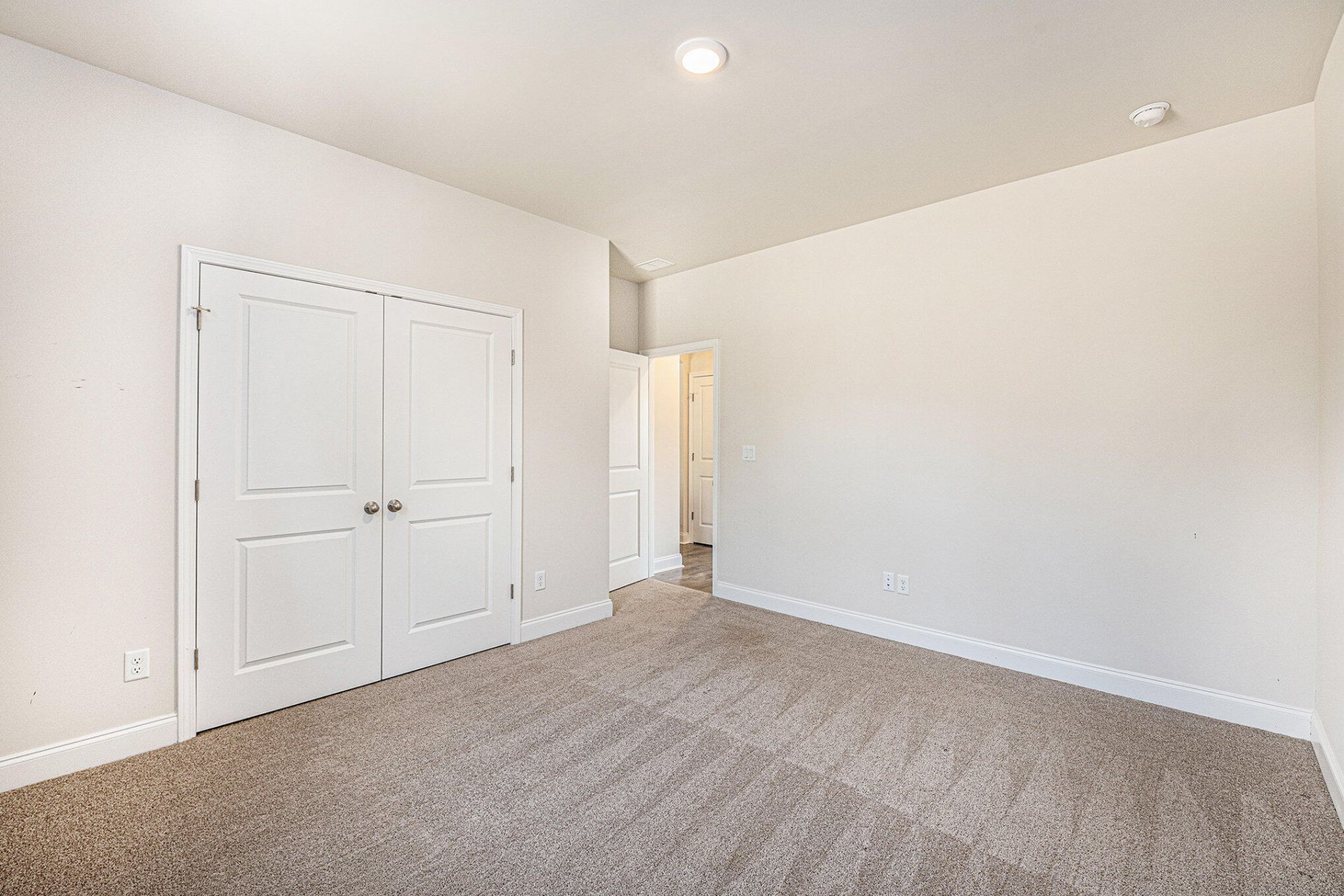 119 Clark Lane Photo 17