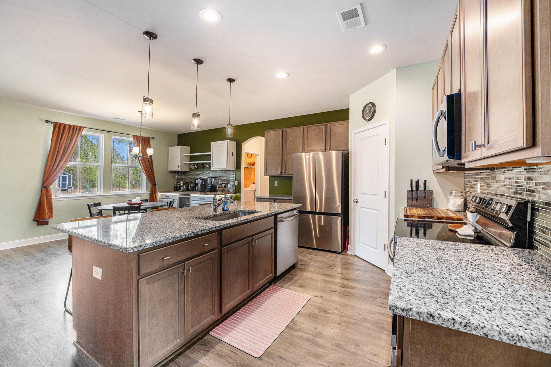 119 Clark Lane Photo 4