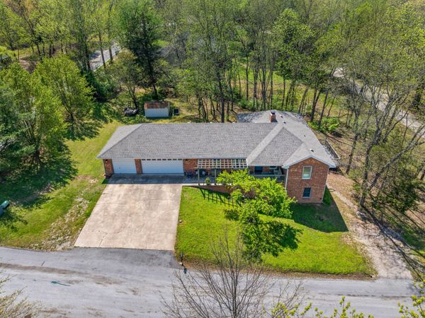 111 Townsend Court, Hollister, MO 65672