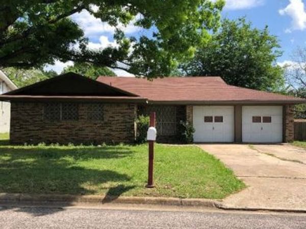 1121 Patricia Drive, Sherman, TX 75090