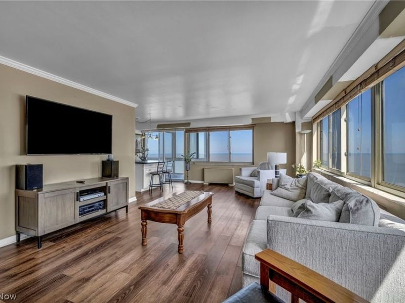 12520 Edgewater Drive, Unit 806, Lakewood, OH 44107 Photo 7