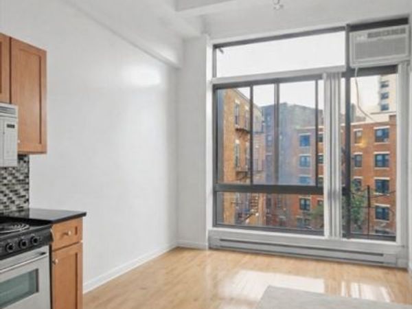 12 Stoneholm St, Unit 304, Boston, MA 02115