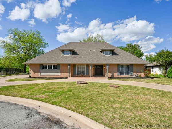 710 Meadowood Drive , Broken Arrow, OK 74011