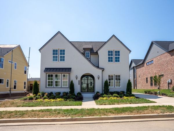 820 Saint Clair Avenue , Thompsons Station, TN 37179