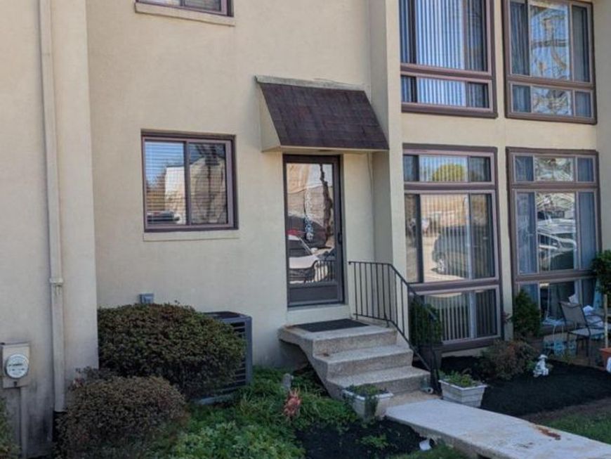 100 Glenolden E, Unit U-20, Glenolden, PA 19036 Main Photo