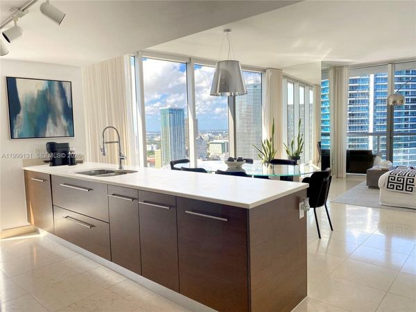 475 Brickell Ave, Unit 3915, Miami, FL 33131