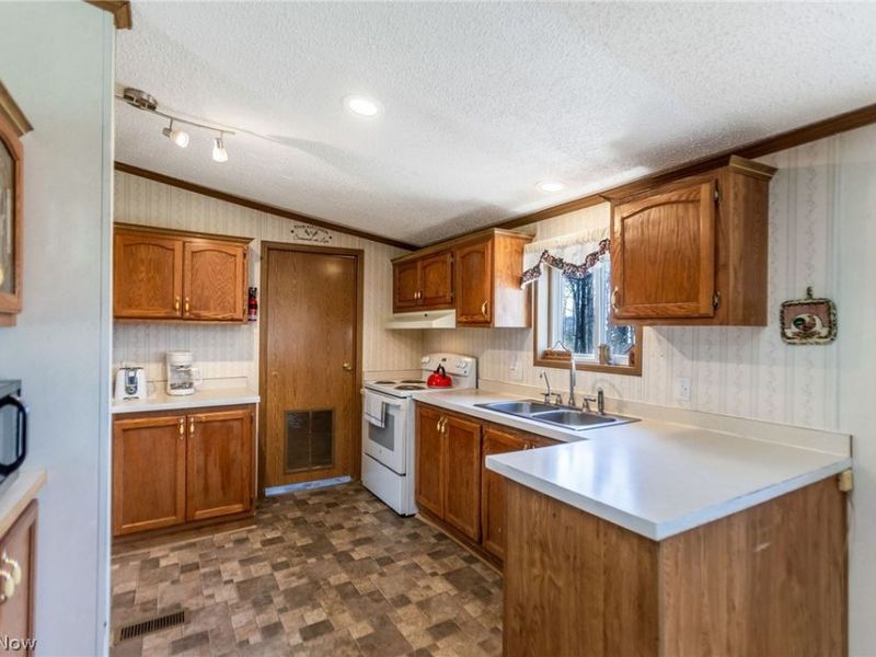 4502 Clover Road, Cumberland, OH 43732 Photo 12