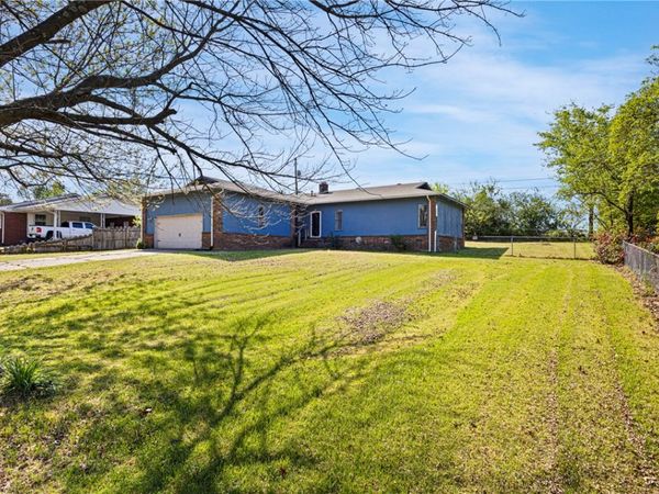 302 E Date Street , Russellville, AR 72802