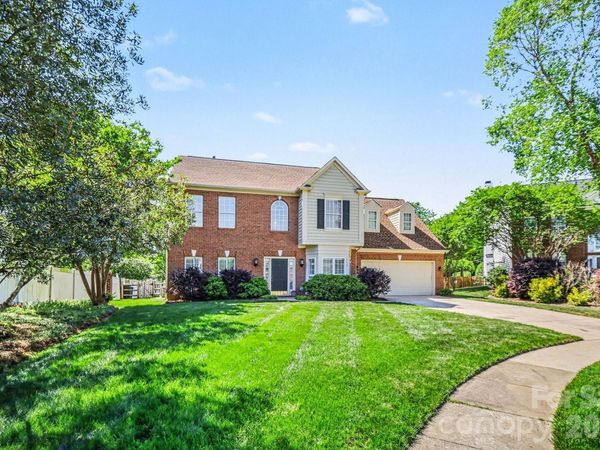 608 Eden Wood Court, Matthews, NC 28105