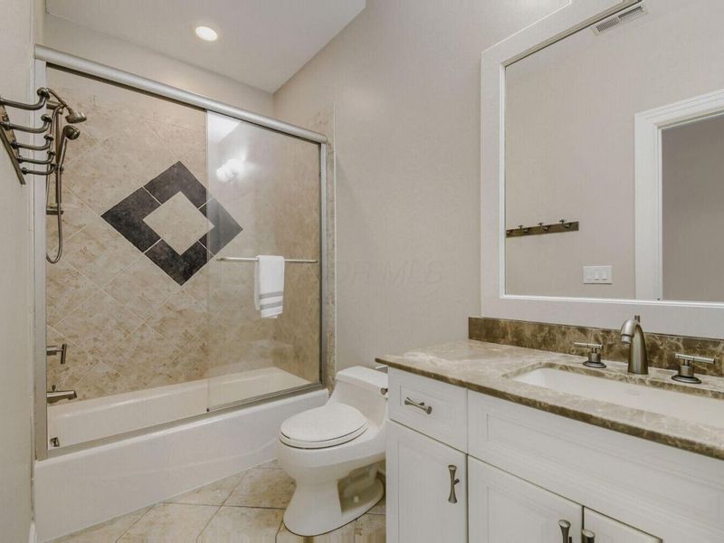 8184 Kesegs Way , Blacklick, OH 43004 Photo 32