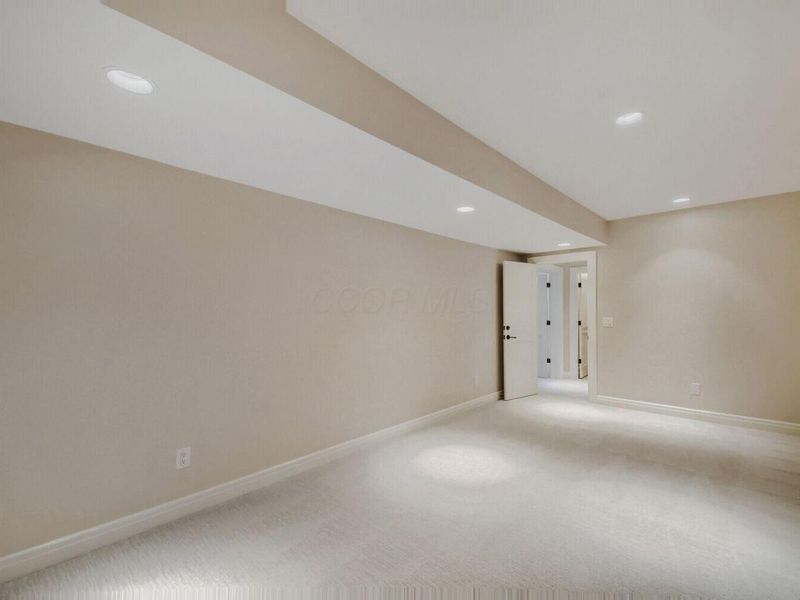 8184 Kesegs Way , Blacklick, OH 43004 Photo 33