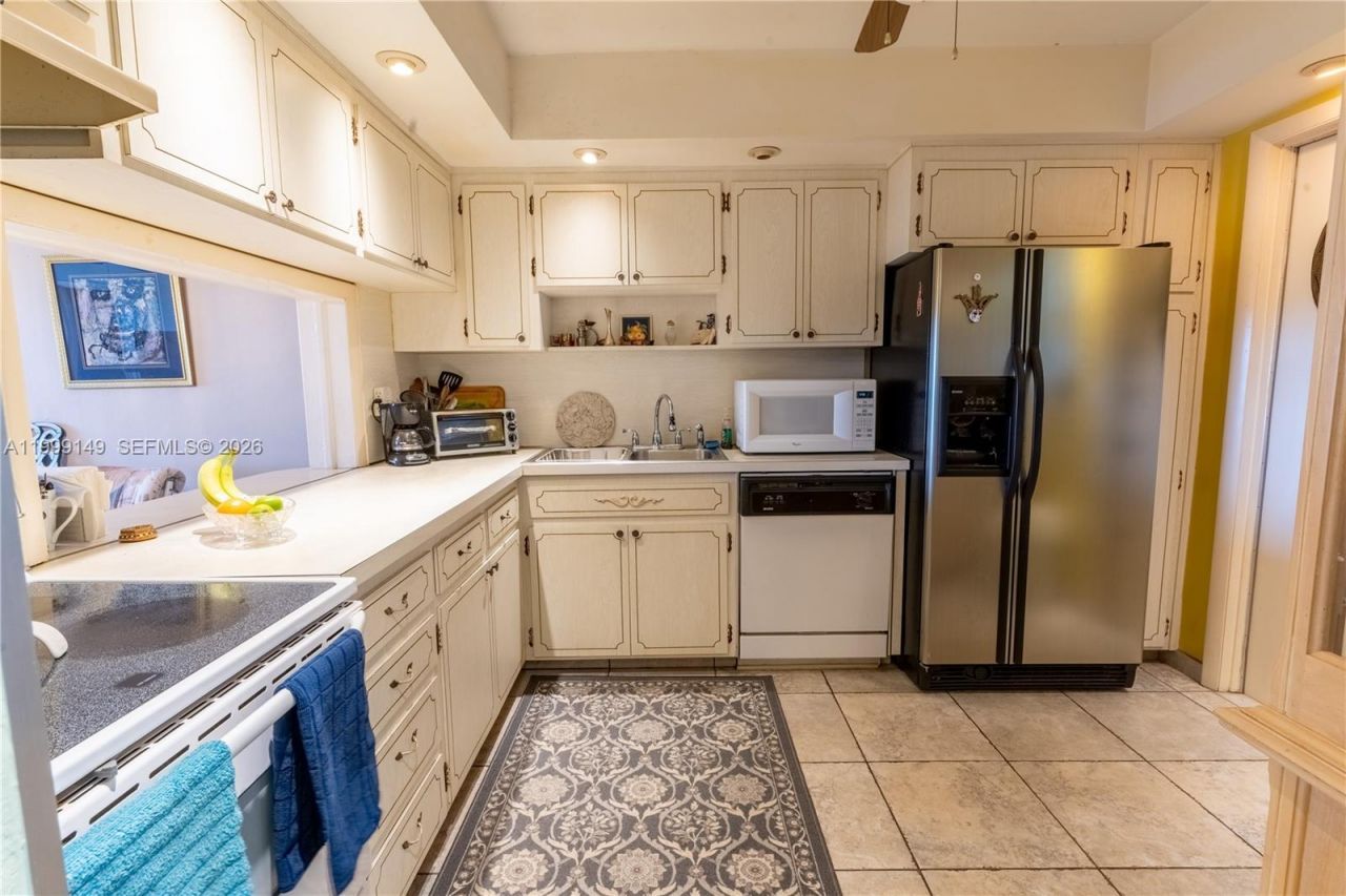 330 SE 2nd St, Unit 405F, Hallandale Beach, FL 33009 Photo