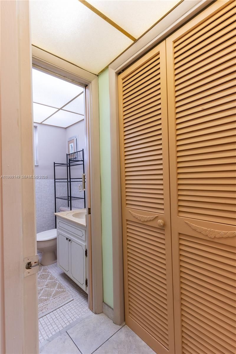 330 SE 2nd St, Unit 405F, Hallandale Beach, FL 33009 Photo