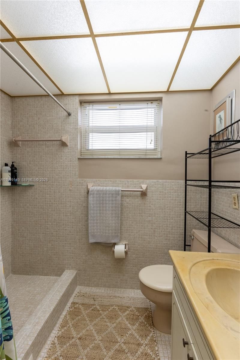 330 SE 2nd St, Unit 405F, Hallandale Beach, FL 33009 Photo