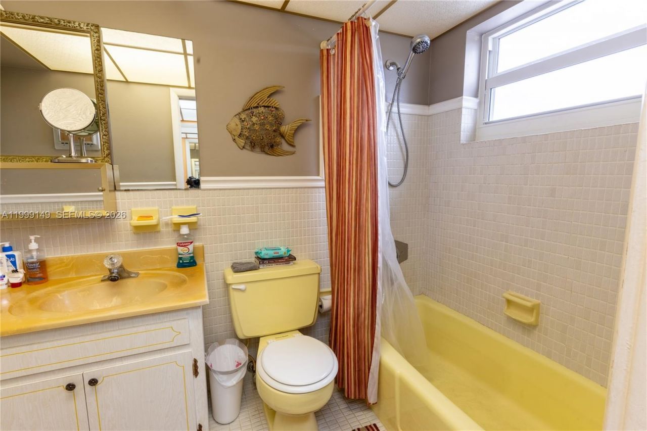 330 SE 2nd St, Unit 405F, Hallandale Beach, FL 33009 Photo