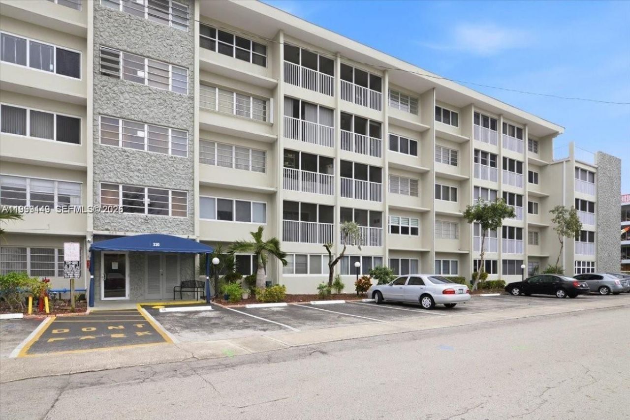 330 SE 2nd St, Unit 405F, Hallandale Beach, FL 33009 Photo