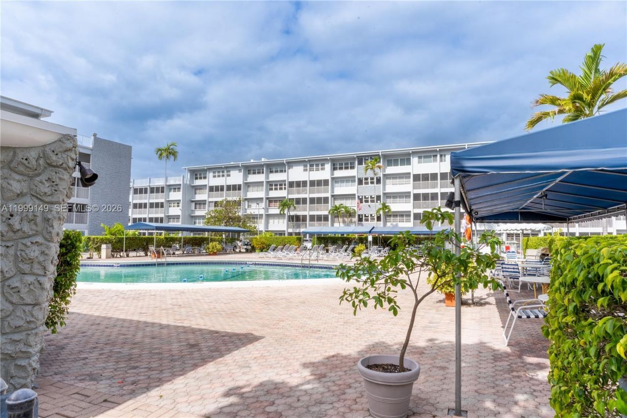 330 SE 2nd St, Unit 405F, Hallandale Beach, FL 33009 Photo