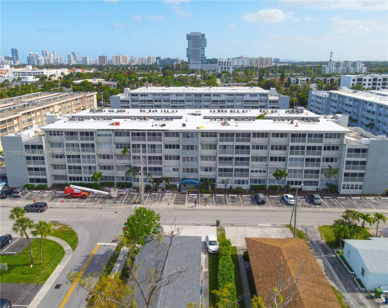 330 SE 2nd St, Unit 405F, Hallandale Beach, FL 33009 Photo