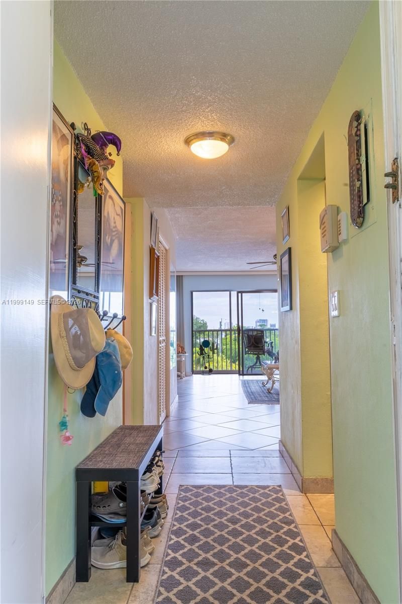 330 SE 2nd St, Unit 405F, Hallandale Beach, FL 33009 Photo