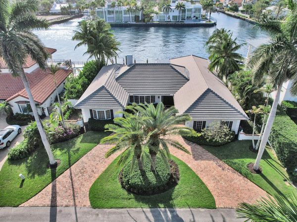 7 Saranac Road, Sea Ranch Lakes, FL 33308