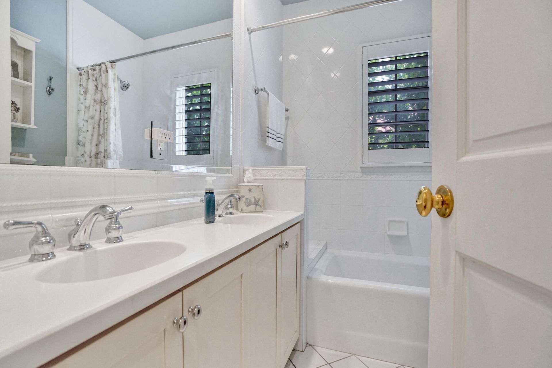 7 Saranac Road, Sea Ranch Lakes, FL 33308 Photo