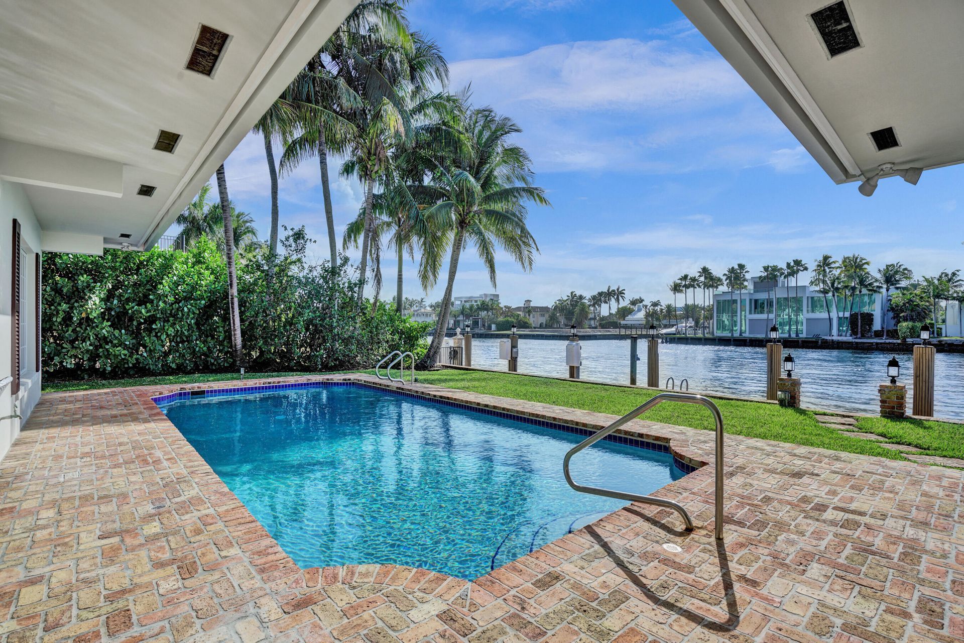 7 Saranac Road, Sea Ranch Lakes, FL 33308 Photo