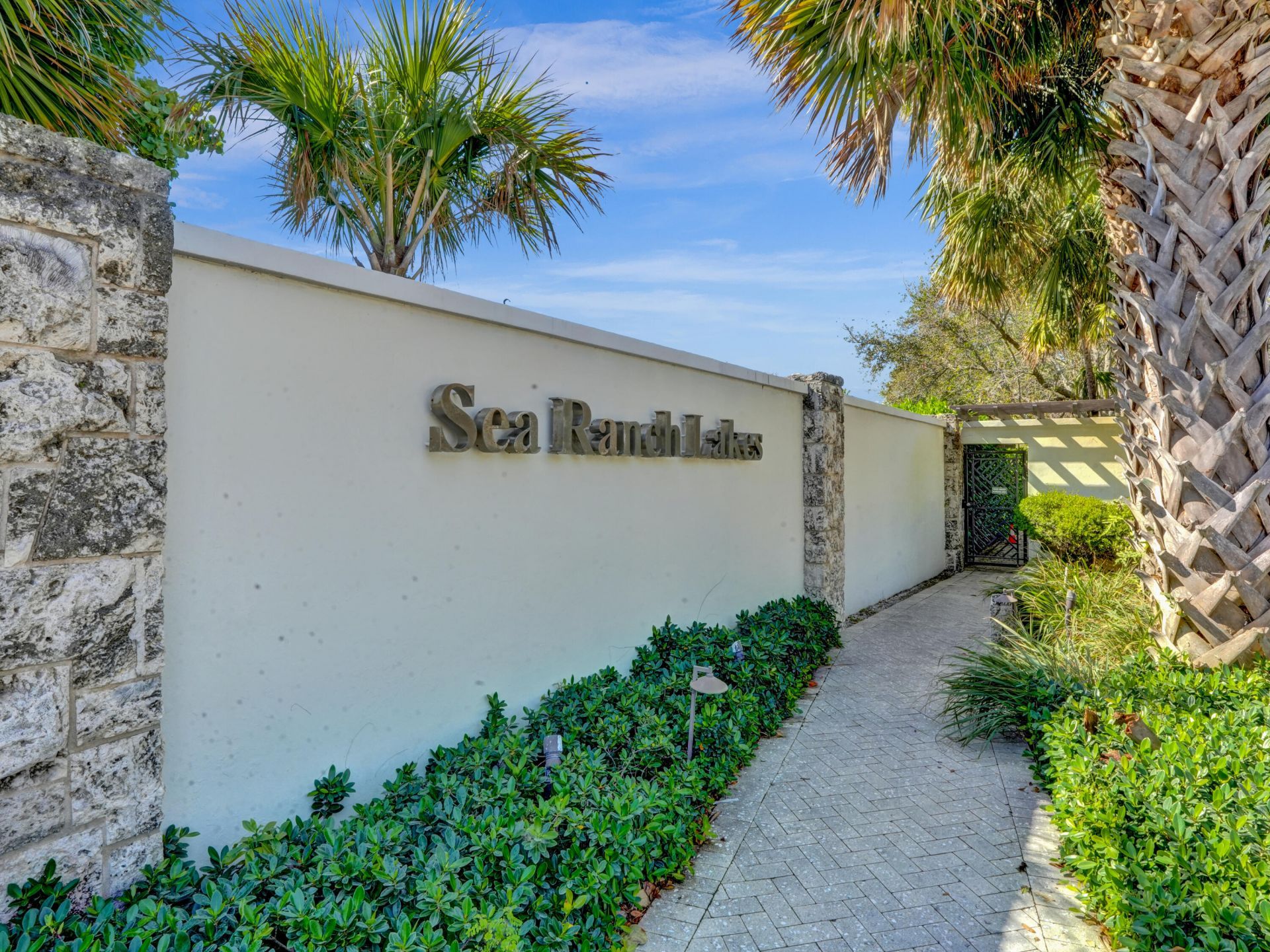 7 Saranac Road, Sea Ranch Lakes, FL 33308 Photo