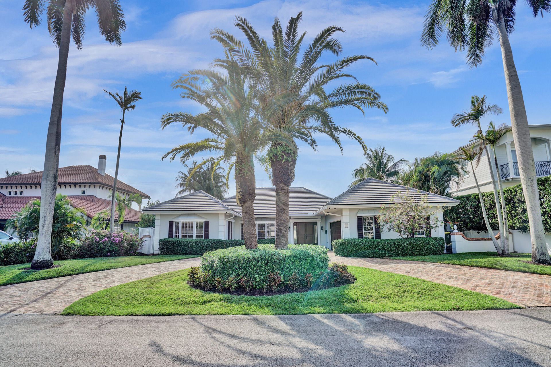 7 Saranac Road, Sea Ranch Lakes, FL 33308 Photo