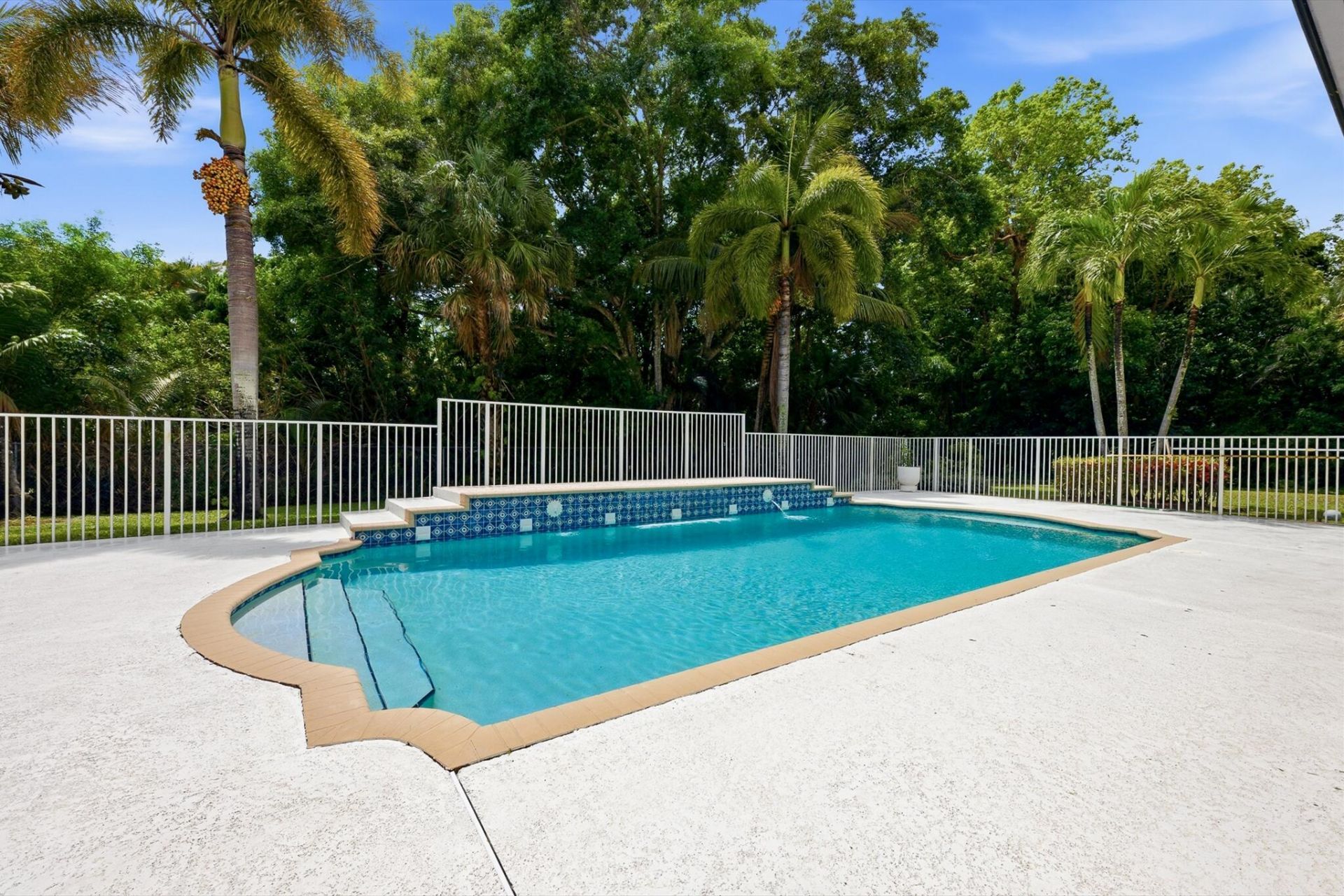 8717 Estate Drive, West Palm Beach, FL 33411 Photo