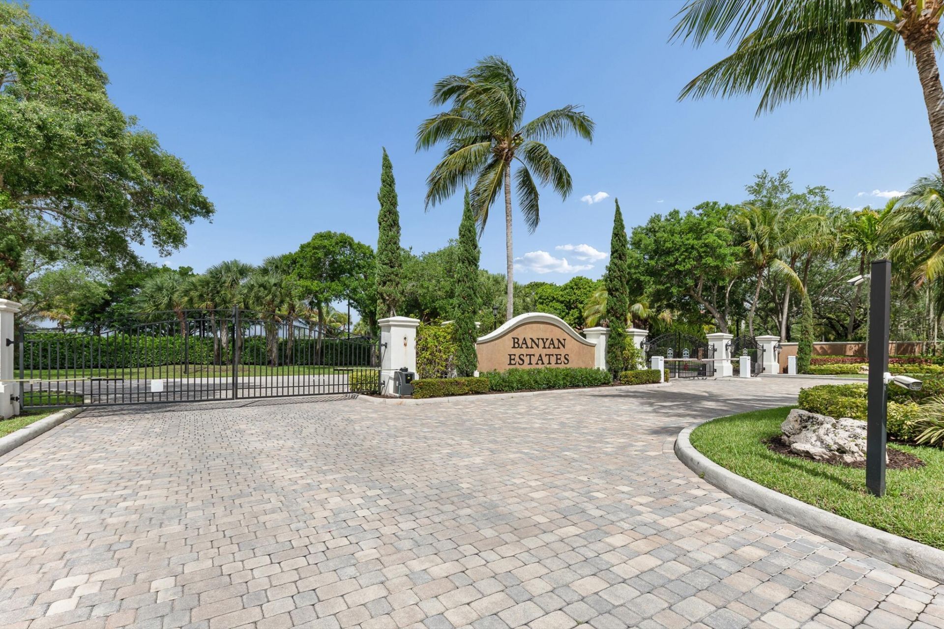 8717 Estate Drive, West Palm Beach, FL 33411 Photo