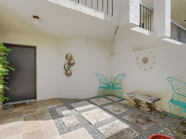 825 Egret Circle, Unit 104, Delray Beach, FL 33444