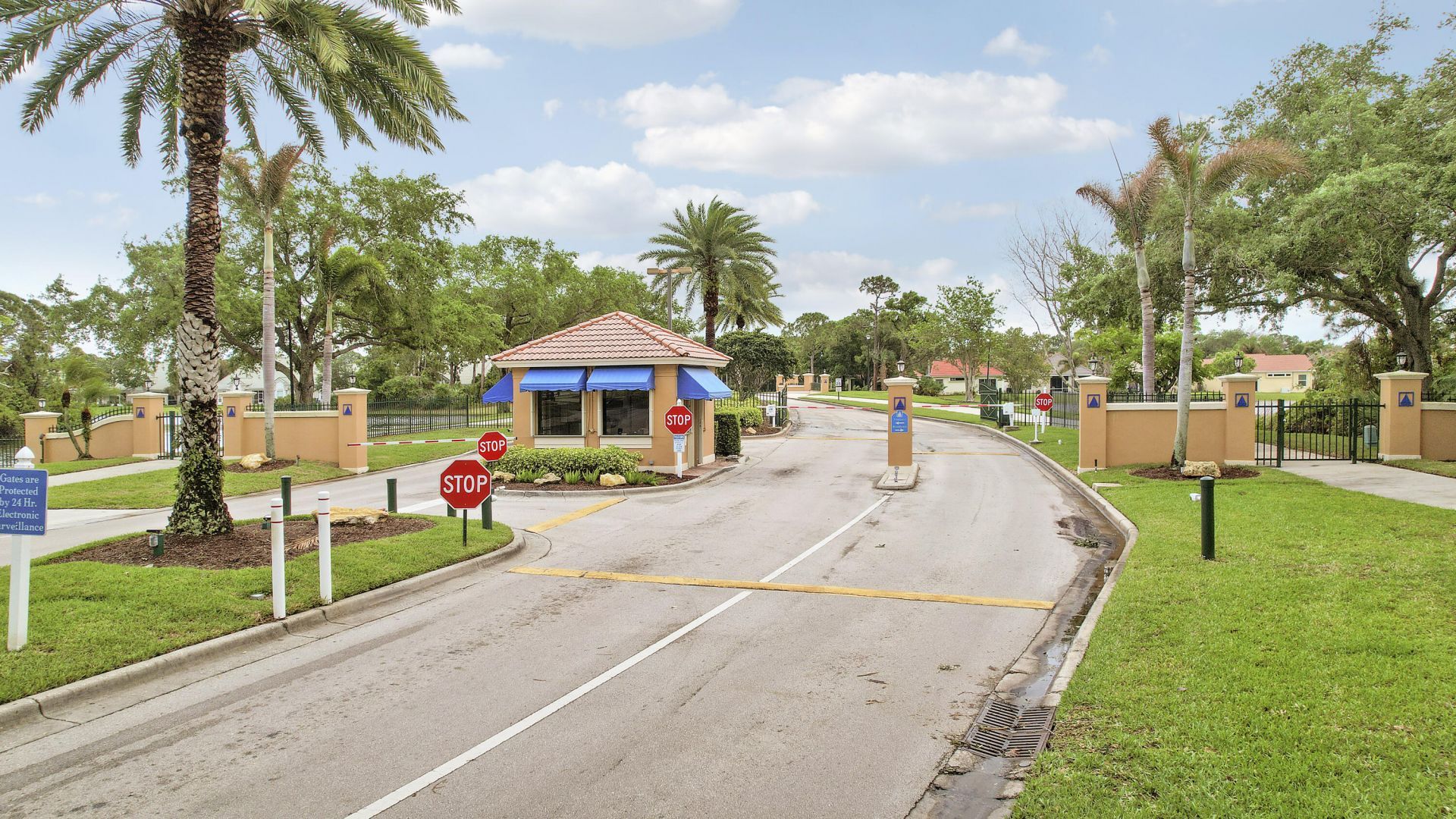 573 SW Saint Kitts Cove, Port Saint Lucie, FL 34986 Photo