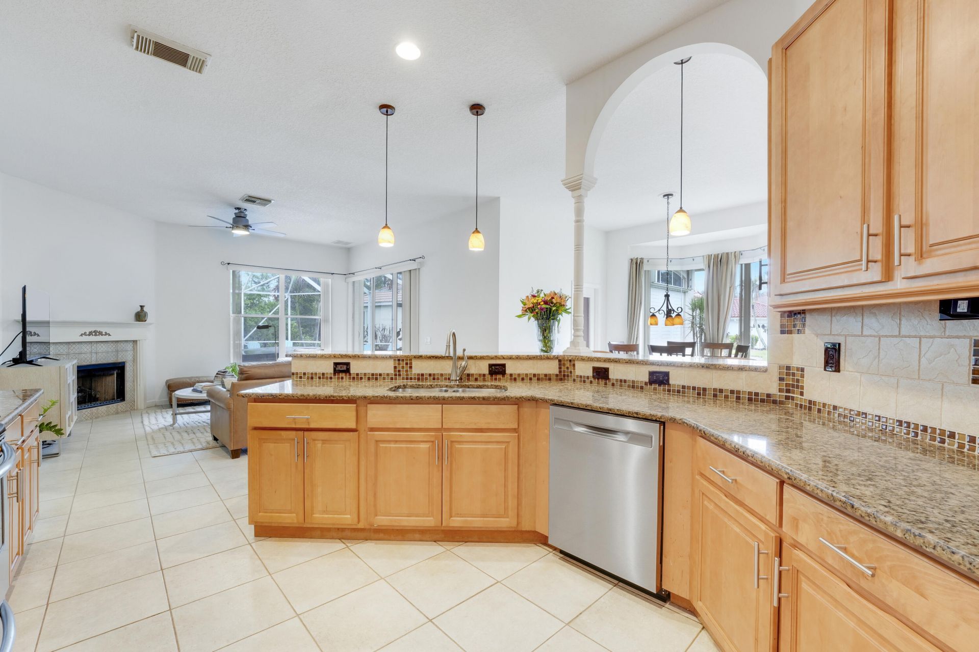 573 SW Saint Kitts Cove, Port Saint Lucie, FL 34986 Photo