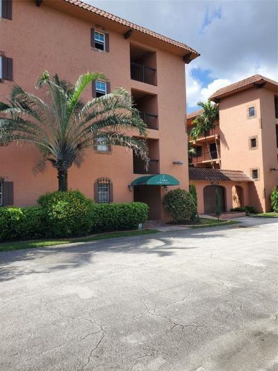 620 Tennis Club Drive, Unit 111, Fort Lauderdale, FL 33311 Photo