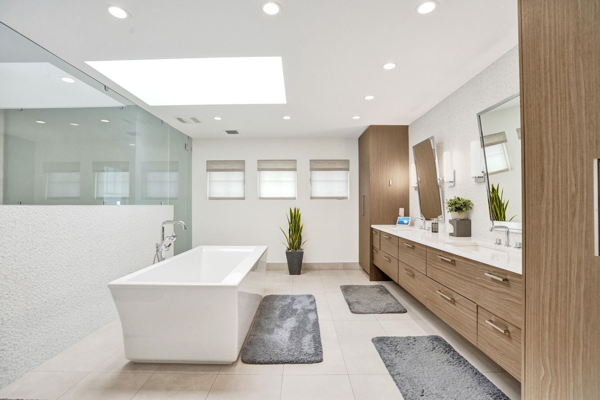 738 Middle River Drive, Fort Lauderdale, FL 33304 Photo