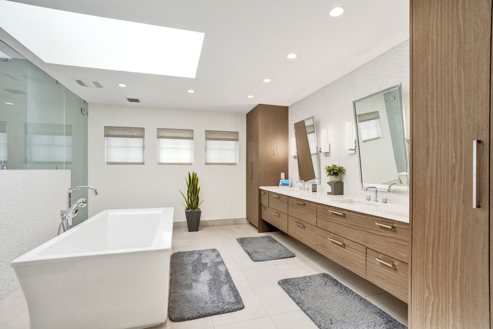 738 Middle River Drive, Fort Lauderdale, FL 33304 Photo