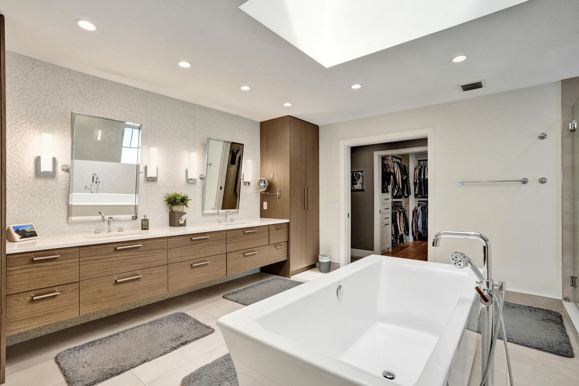 738 Middle River Drive, Fort Lauderdale, FL 33304 Photo