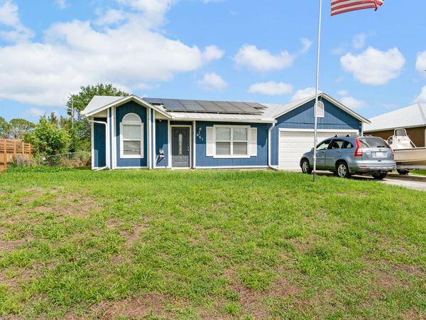 661 NW Kildare Street, Port St. Lucie, FL 34983