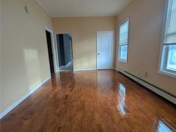 5 7th Street, NEWARK, NJ 07107