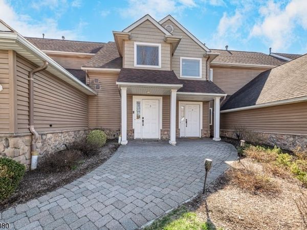 5 Bramble Ct, Hardyston, NJ 07419