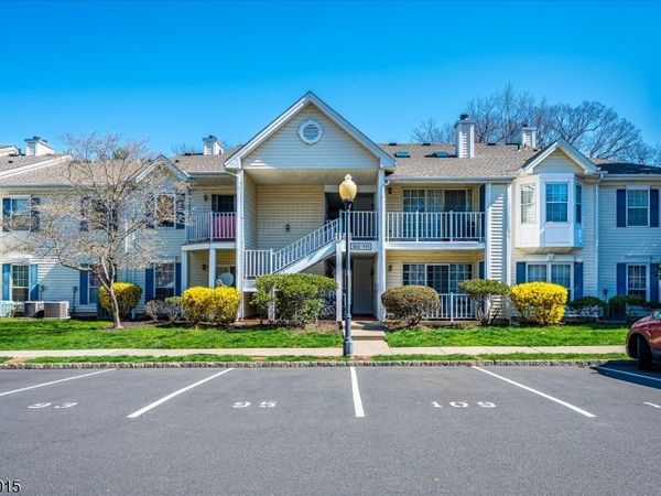 95 Sapphire Ln, Franklin, NJ 08823