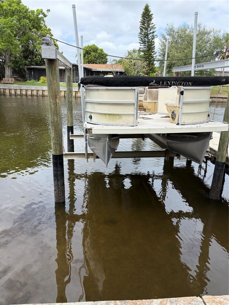 8914 Memorial Highway , Tampa, FL 33615 Photo