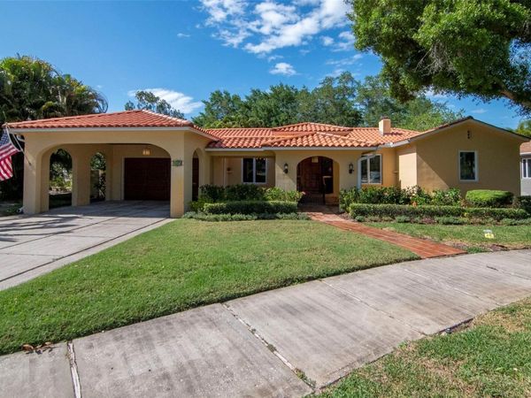 135 25TH AVENUE NE, ST PETERSBURG, FL 33704