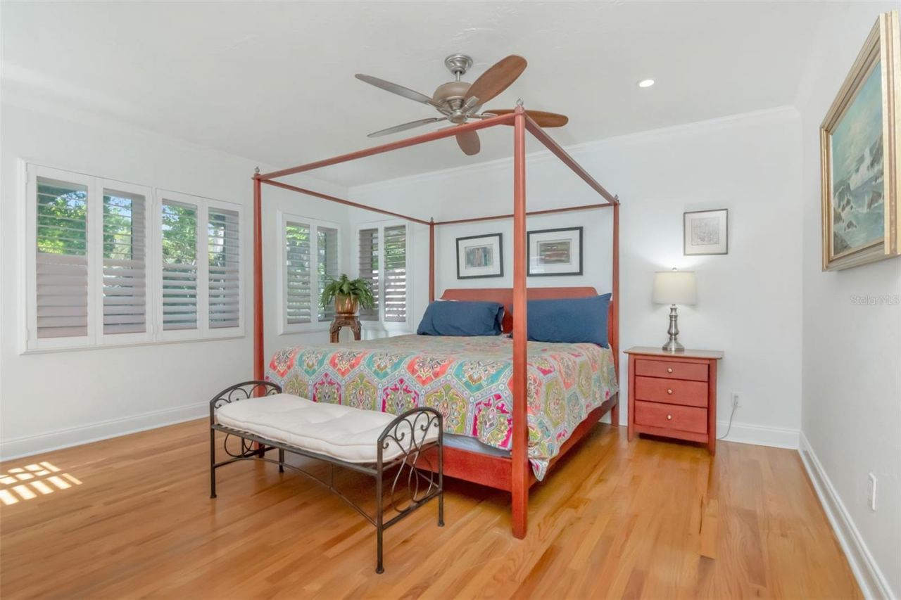 135 25th Avenue Ne, Saint Petersburg, FL 33704 Photo