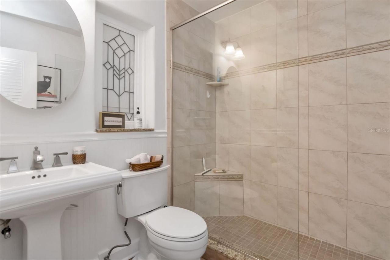 135 25th Avenue Ne, Saint Petersburg, FL 33704 Photo